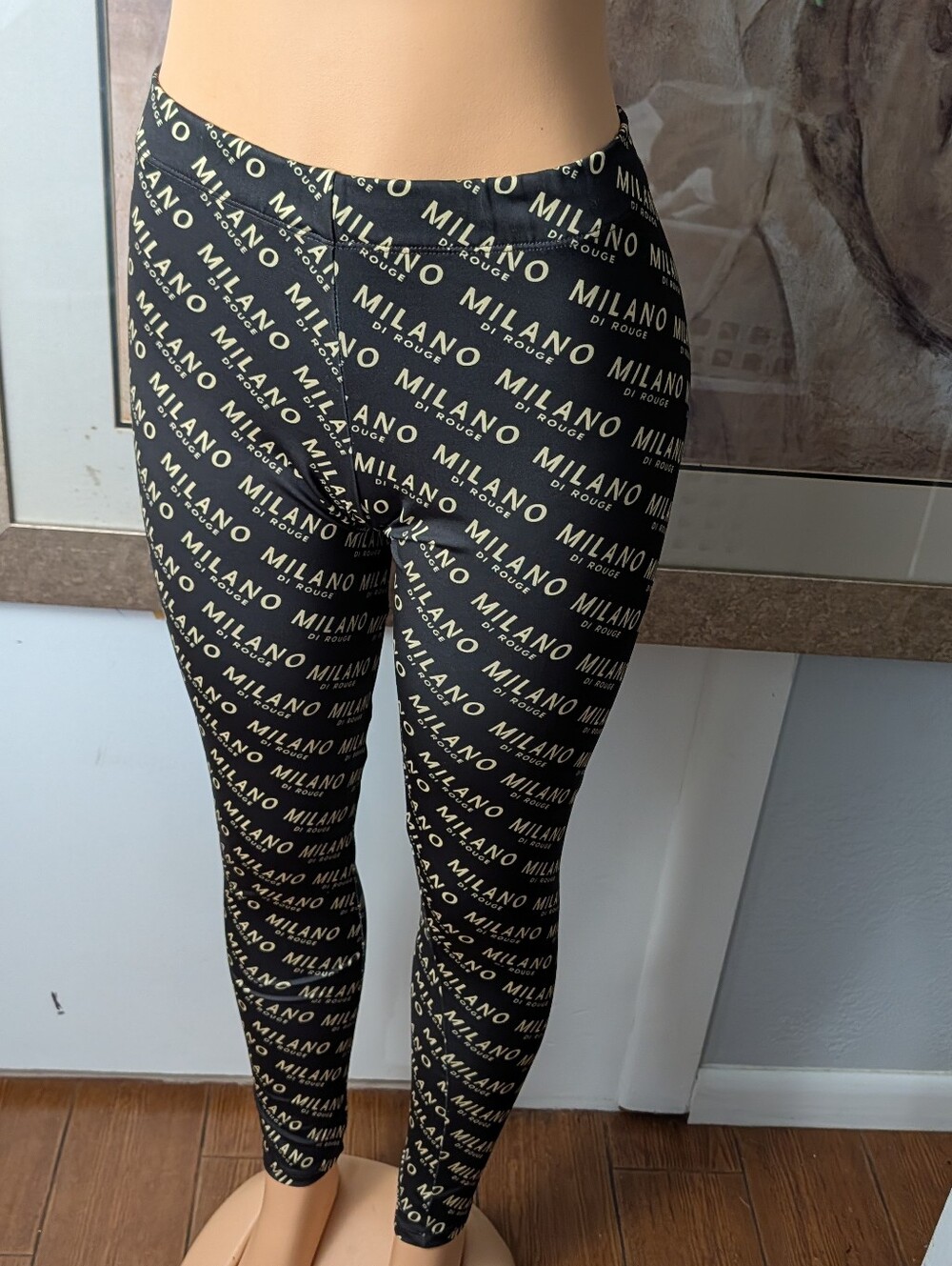 Milano Di Rouge All Over Gold  Logo-Print Stretch Leggings Size M